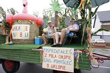 Stare rzeczy mają duszę. Giełda staroci w Strojcu