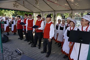 Stare rzeczy mają duszę. Giełda staroci w Strojcu