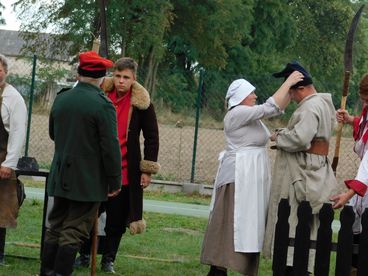 Inscenizacja historyczna w Skomlinie o powstaniu styczniowym z lokalnymi akcentami