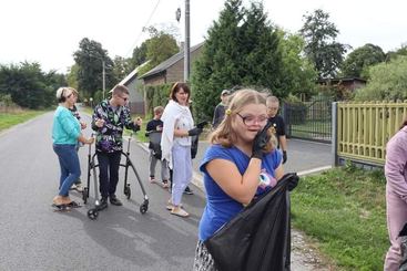 Akcja „Sprzątnie Świata” w szkole w Tyblach