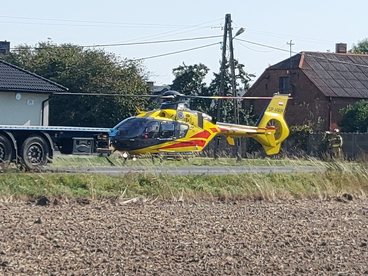 Wypadek w  Walichnowach, w gminie Sokolniki- poszkodowana transportowana śmigłowcem LPR