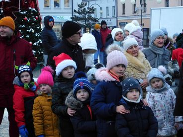 Na placu Legionów trwa spotkanie ze św. Mikołajem