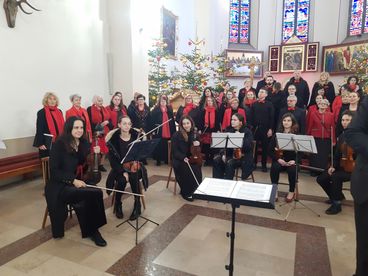 Występ chórów z Czastar i Wrocławia w wieluńskiej kolegiacie