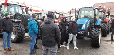 Protest rolników również w regionie wieluńskim. Protestujący wyruszyli już z Osjakowa, jadą do Wielunia