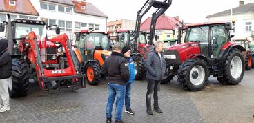 Protest rolników również w regionie wieluńskim. Protestujący wyruszyli już z Osjakowa, jadą do Wielunia