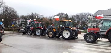 Protest rolników również w regionie wieluńskim. Protestujący wyruszyli już z Osjakowa, jadą do Wielunia