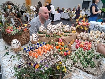 „Śniadanie wielkanocne u mamy” – Jarmark wielkanocny w Szczercowie za nami