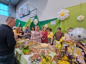 „Śniadanie wielkanocne u mamy” – Jarmark wielkanocny w Szczercowie za nami