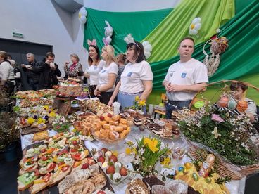 „Śniadanie wielkanocne u mamy” – Jarmark wielkanocny w Szczercowie za nami