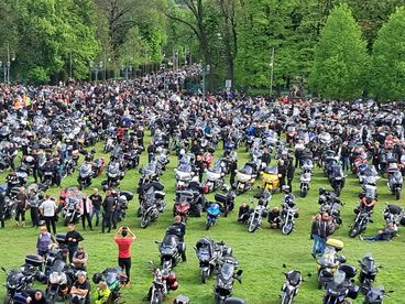 Tysiące motocyklistów na Zjeździe Gwiaździstym w Częstochowie