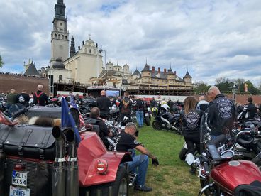 Tysiące motocyklistów na Zjeździe Gwiaździstym w Częstochowie