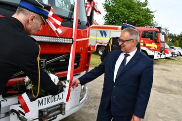 Nowoczesny wóz bojowy już służy w Ochotniczej Straży Pożarnej w Komornikach