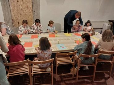 Ruszyły wakacyjne warsztaty dla dzieci w wieluńskim muzeum