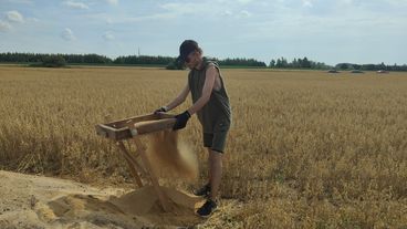 Kolejny sezon prac archeologicznych w Dąbrowie rozpoczęty