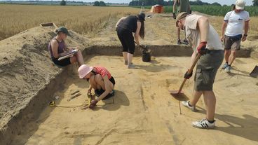 Kolejny sezon prac archeologicznych w Dąbrowie rozpoczęty