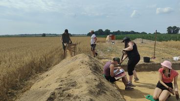 Kolejny sezon prac archeologicznych w Dąbrowie rozpoczęty