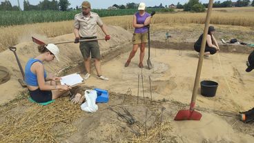 Kolejny sezon prac archeologicznych w Dąbrowie rozpoczęty