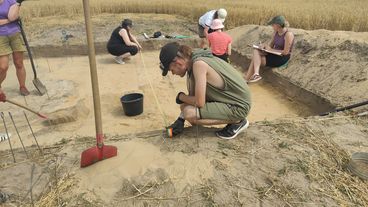 Kolejny sezon prac archeologicznych w Dąbrowie rozpoczęty