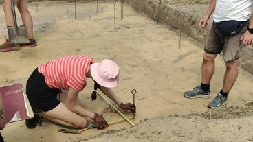 Kolejny sezon prac archeologicznych w Dąbrowie rozpoczęty