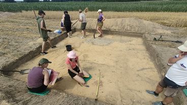 Kolejny sezon prac archeologicznych w Dąbrowie rozpoczęty