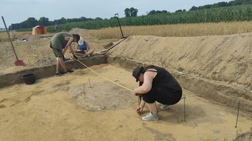 Kolejny sezon prac archeologicznych w Dąbrowie rozpoczęty