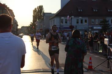 Nie udało się rok temu, tym razem Michał Bator już triumfował w Wieluńskim Biegu Pokoju i Pojednania. Agnieszka Kuzyk najlepsza wśród pań