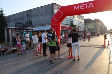 Nie udało się rok temu, tym razem Michał Bator już triumfował w Wieluńskim Biegu Pokoju i Pojednania. Agnieszka Kuzyk najlepsza wśród pań