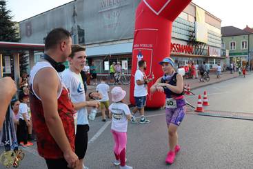 Nie udało się rok temu, tym razem Michał Bator już triumfował w Wieluńskim Biegu Pokoju i Pojednania. Agnieszka Kuzyk najlepsza wśród pań