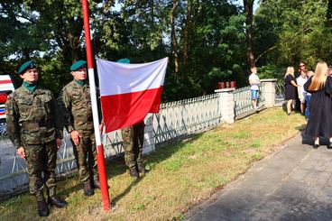 Konopnica: Dzień Patrona Szkoły Podstawowej z udziałem Orkiestry Wojskowej z Warszawy i Kompanii Honorowej 15 Sieradzkiej Brygady Wsparcia Dowodzenia