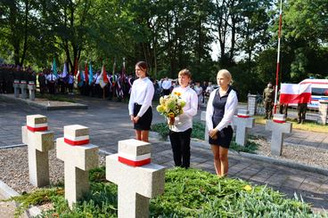 Konopnica: Dzień Patrona Szkoły Podstawowej z udziałem Orkiestry Wojskowej z Warszawy i Kompanii Honorowej 15 Sieradzkiej Brygady Wsparcia Dowodzenia