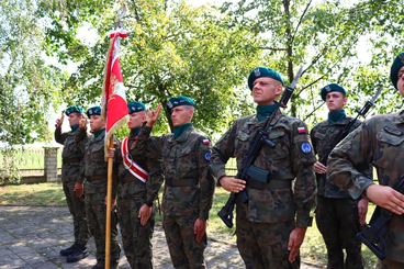 Konopnica: Dzień Patrona Szkoły Podstawowej z udziałem Orkiestry Wojskowej z Warszawy i Kompanii Honorowej 15 Sieradzkiej Brygady Wsparcia Dowodzenia