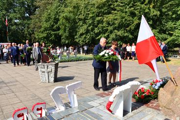 Konopnica: Dzień Patrona Szkoły Podstawowej z udziałem Orkiestry Wojskowej z Warszawy i Kompanii Honorowej 15 Sieradzkiej Brygady Wsparcia Dowodzenia