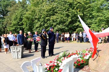 Konopnica: Dzień Patrona Szkoły Podstawowej z udziałem Orkiestry Wojskowej z Warszawy i Kompanii Honorowej 15 Sieradzkiej Brygady Wsparcia Dowodzenia