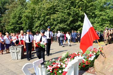 Konopnica: Dzień Patrona Szkoły Podstawowej z udziałem Orkiestry Wojskowej z Warszawy i Kompanii Honorowej 15 Sieradzkiej Brygady Wsparcia Dowodzenia