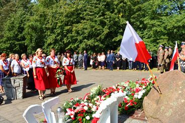 Konopnica: Dzień Patrona Szkoły Podstawowej z udziałem Orkiestry Wojskowej z Warszawy i Kompanii Honorowej 15 Sieradzkiej Brygady Wsparcia Dowodzenia