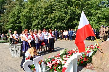 Konopnica: Dzień Patrona Szkoły Podstawowej z udziałem Orkiestry Wojskowej z Warszawy i Kompanii Honorowej 15 Sieradzkiej Brygady Wsparcia Dowodzenia