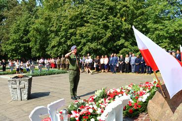 Konopnica: Dzień Patrona Szkoły Podstawowej z udziałem Orkiestry Wojskowej z Warszawy i Kompanii Honorowej 15 Sieradzkiej Brygady Wsparcia Dowodzenia