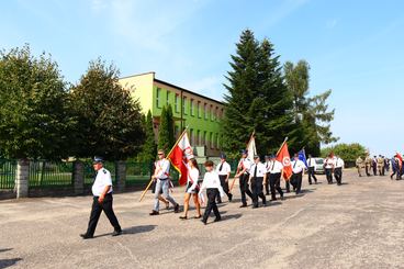 Konopnica: Dzień Patrona Szkoły Podstawowej z udziałem Orkiestry Wojskowej z Warszawy i Kompanii Honorowej 15 Sieradzkiej Brygady Wsparcia Dowodzenia