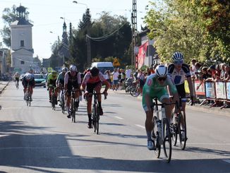 Kolarski Puchar Ziemi Wieluńskiej ponownie z miejscowymi akcentami