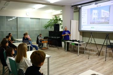 Za nami tegoroczna Noc Bibliotek. Miejska Biblioteka zaprosiła m.in. na warsztaty fotograficzne