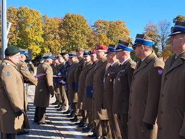 Święto w 15 Sieradzkiej Brygadzie Wsparcia Dowodzenia