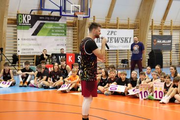 Efektowne wsady uświetniły koszykarski event WKS-u