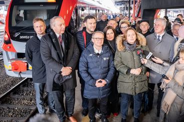 Od wczoraj pociągi znowu kursują na trasie z Łodzi przez Zduńską Wolę i Chorzew Siemkowice do Częstochowy