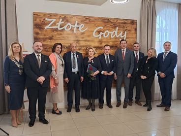 Złote Gody w gminie Wierzchlas. Medale od Prezydenta RP otrzymało 10 par