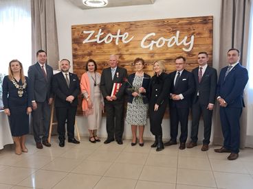 Złote Gody w gminie Wierzchlas. Medale od Prezydenta RP otrzymało 10 par