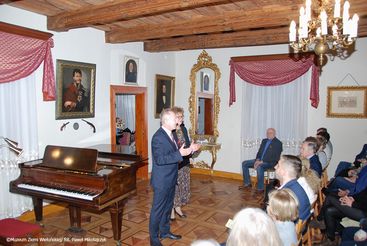 Koncert „Karnawałowe rendez-vous” przyciągnął do ożarowskiego dworku rzeszę melomanów